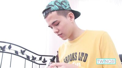 Unbridled Lust! Wild and Wet as Xander Takes on a Silicone Snake!