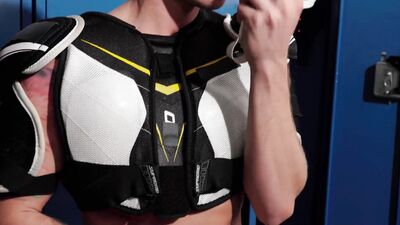 Broke College Jocks Blow Load Over Bulging Beefcakes