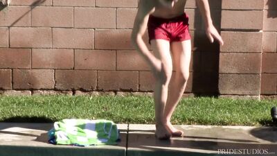 Juggernaut Jerk-Off: Dylan Lucas Muscular Form Gives a Thrilling Blowjob to a Little One.