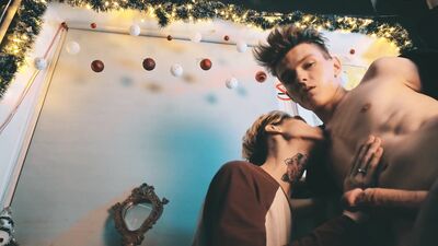 Rewritten: Gingerbread Dudes Get Baked & Fucked on Xmas Eve.