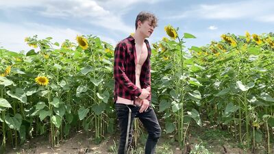 Hot Handjob OUTDOOR & Cute Boy CUM HARD /Perfect BODY / BIG DICK 23cm