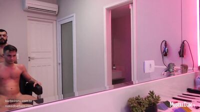 Barber blow job - Rafael Zorzella