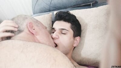 GRIZZLED GEEZER GETS HARDCORE HOMOEROTIC HANKERINGS FROM HUNG HUSTLERS