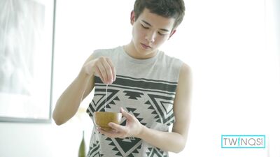 The Hot-Handed Healer Gives a Throbbing Head from Behind!