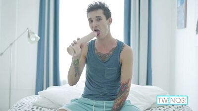 A Twinkish God With A Dildo, Noah Takes On All Things Blonde.