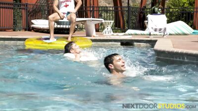 Dreamy Dude in a Towel - Zackary Kane - NakedSword