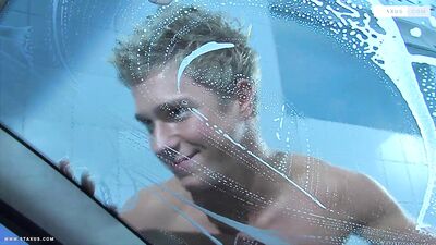 Two rough studs take it raw in a sizzling hot service scene