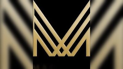 Thiago se masturbe avec un masturbateur sous la douche