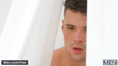 Four-Way Oral and Anal Sex with Strong and Wild Muscular Guys