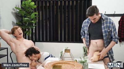 The Best Thanksgiving Ever – Four Hot Guys Get Together For A Steamy Gay Orgy