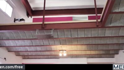 Fantasy Football Fetish: Tight Ends Turned Straight Men Bend Over for Their Quarterback