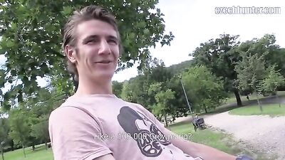 Casting porno gay sauvage dans le parc du Sacré Coeur