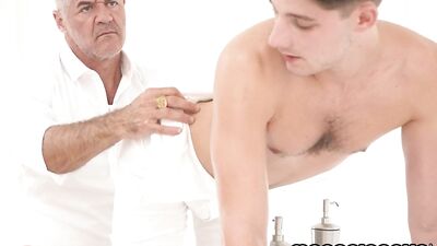 Double Duty Double Penetration Delivered by Dirty Twinks!"