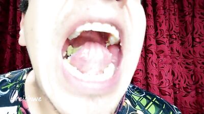 Satisfyingly crispy hot potatoes with a dash of garlic and herbs