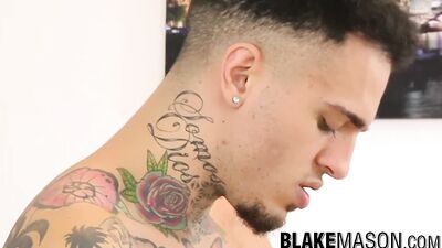 Gay Romp: Sucking Tatted Dudes, Meat Sticks and Anal Delight