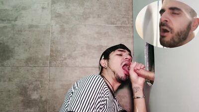 SUPER GLORY HOLE - LEO BULGARI WITH XISCO - A M A Z I N G CUM SHOTS!!! ????