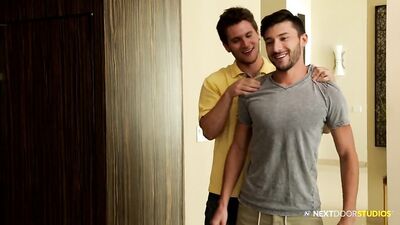 Bisexual Male Model Jimmy Clay Makes a Special Appearance at a Hidd*en Cam Threesome with an Unexpected Twist