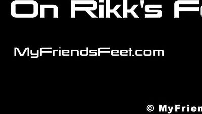 Bearded hunk Rikk York shows off his delicious feet solo