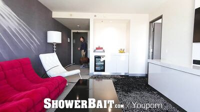 Gym Bros Get Soapy: Straight Michaelss Steamy Shower Session with Gay God Michael DelRay