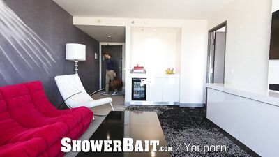 Gym Bros Get Soapy: Straight Michaelss Steamy Shower Session with Gay God Michael DelRay