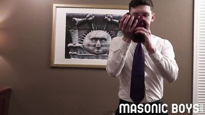 MasonicBoys: A twinks blue eyes sparkle as hes fucked hard by Tucker Barrett