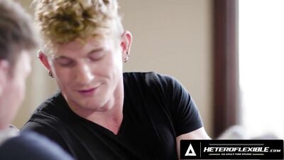 BUCKEYE BOMBSHELLS #36: HOTTIE-HUNTER CAMERON REEDY GETS PUMPED BY A BIG DICK IN EVERY HOLE