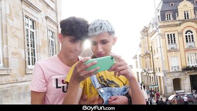 Gay Interracial Threesome with Two Cute Twinks Ending in a Hot Bareback Anal Flip-Fuck