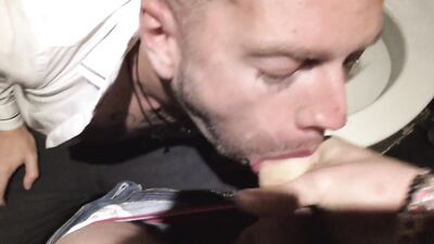 Boys on Boys: Nightclub Blowjobs