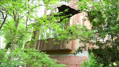 Johnny Rapid dominates a gay submissive