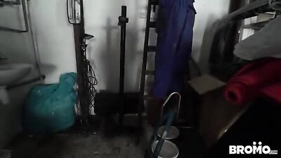 The mechanic surprised to jack off on his cell phone while being blown by his boss.