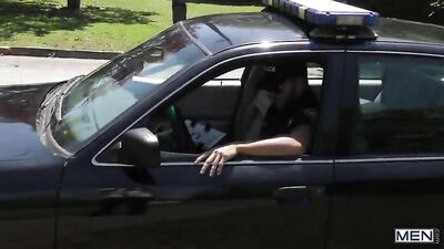 Vadim Black rap*ed by a cop