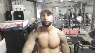 Gym Challenge and Cum in the Weightlifting Room