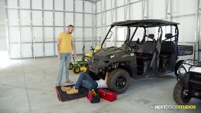 Stuck Mechanic's Dick Sucked Under Parked Car - Nextdoorstudios