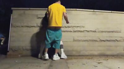 The cute boy ran naked in the park, asked passers-by to help shoot, and finally thanked my ass