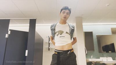 Donovan Jerking off in College Bath. CUMSHOT