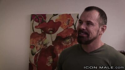 IconMale When a College Hunk Moves in with Daddy!