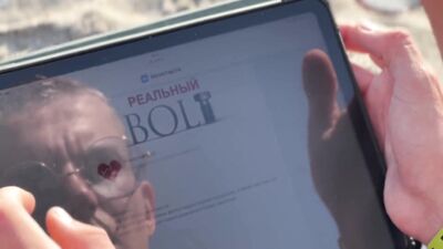 Cute twink sucked me right in the beach shower -367