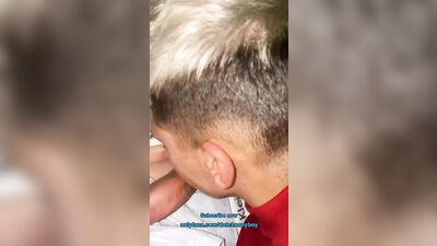 Twinks sucks his boyfriend in the car