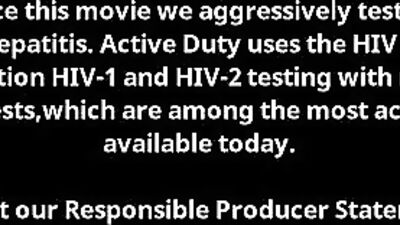 Sexe bareback entre militaires gays