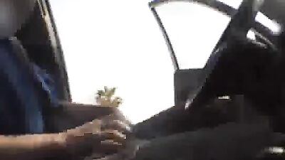 One-Handed Handjob Surprise: Amateur Driver Gets More Than He Bargained For!