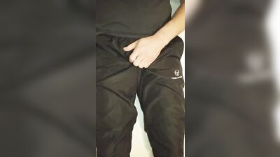 Tugging on the Cock: A Gay Porn Video Showcasing Anal Sex, Cum Shots and Rough Orgasms