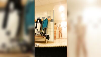 Caméra cachée dans les vestiaires mecs