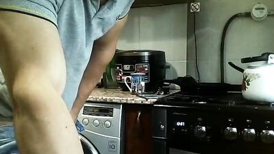 Webcam Sperm-Eating Show by Muscular Gay Cam Boy on Chaturbate!